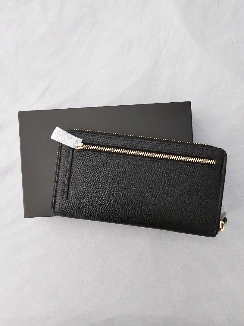 Valentino Rudy Wallet Luxury Bags Wallets on Carousell