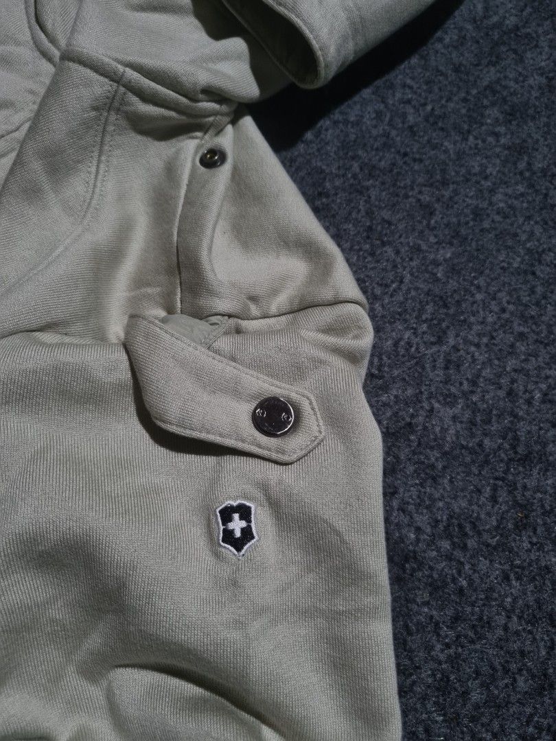 Victorinox hoodie clearance