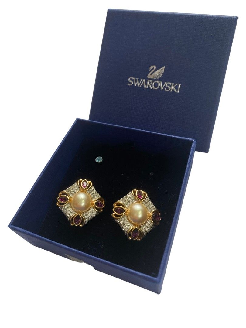 Vintage brand jewelry outlet
