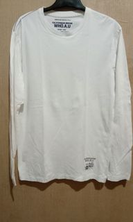 Who.A.U kaos lengan panjang putih