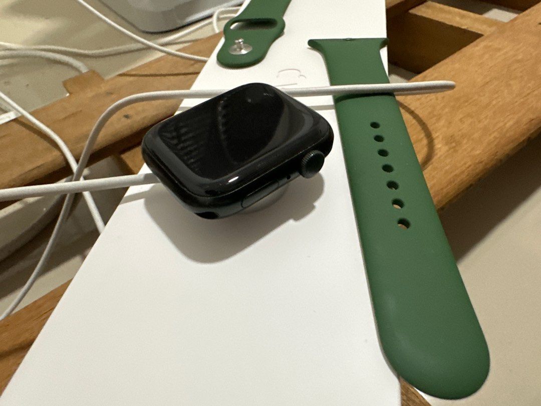 Willing Let go at low price Apple Watch Series 7 Green 45MM