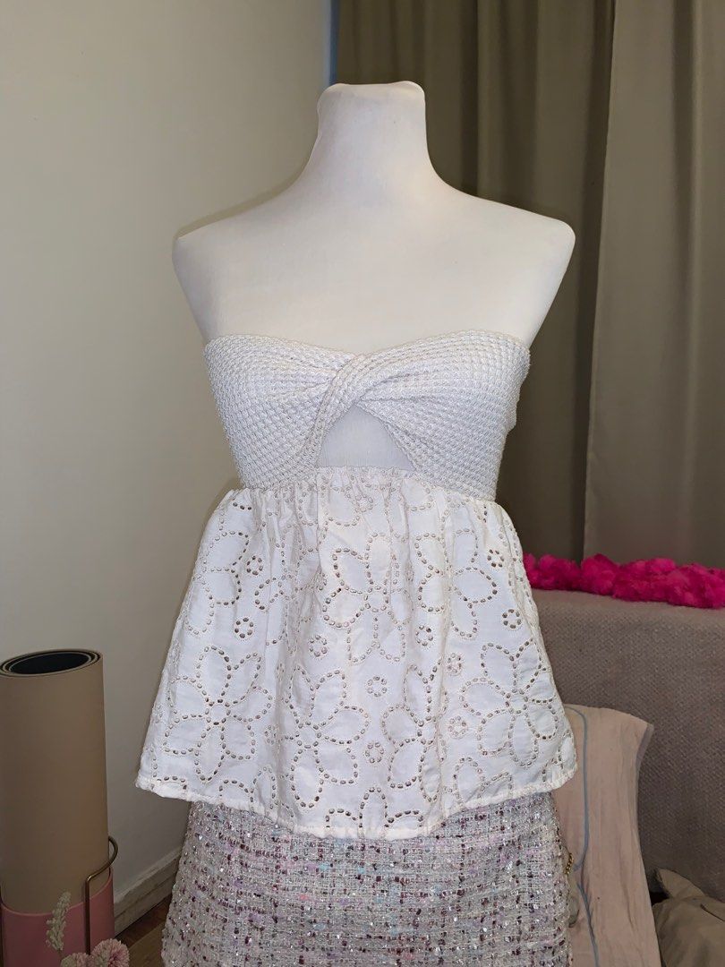 Dainty Twist Tube Top, Women's Fashion, Tops, Sleeveless on Carousell