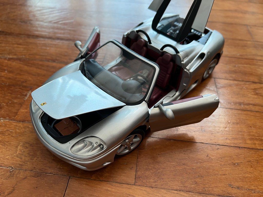 1/18 Hotwheels Ferrari 360 Modena Spider, Toys & Collectibles
