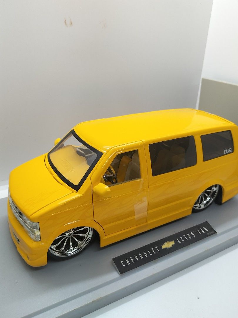 DUB CITY Chevrolet Astro Van 1/18スケール Chevrolet Astro Van 1:18 Jada Dub City Big Ballers Yellow | eBay