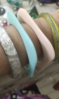 4 Bracelets