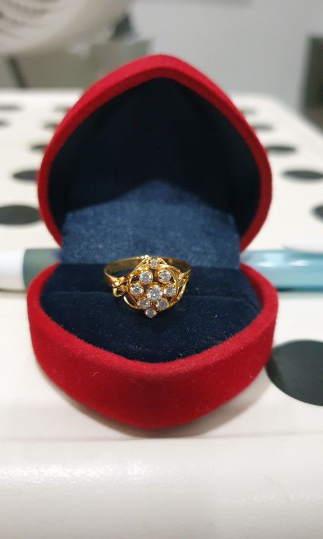 750 18k yellow gold white stone ring sz12 Women s Fashion