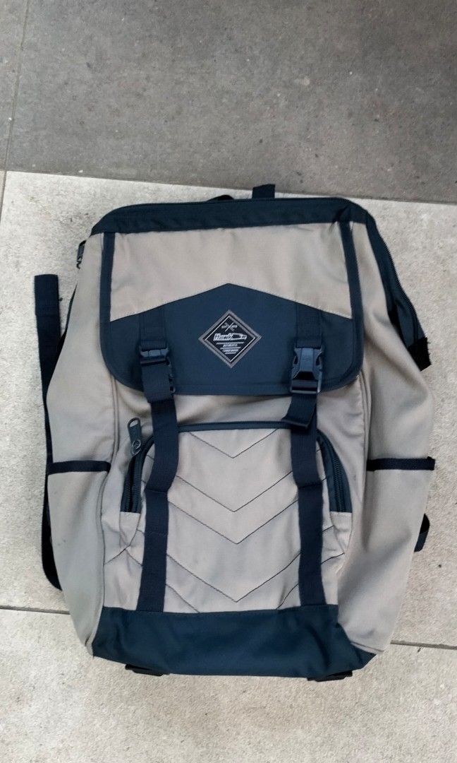 Olympia online hawk backpack