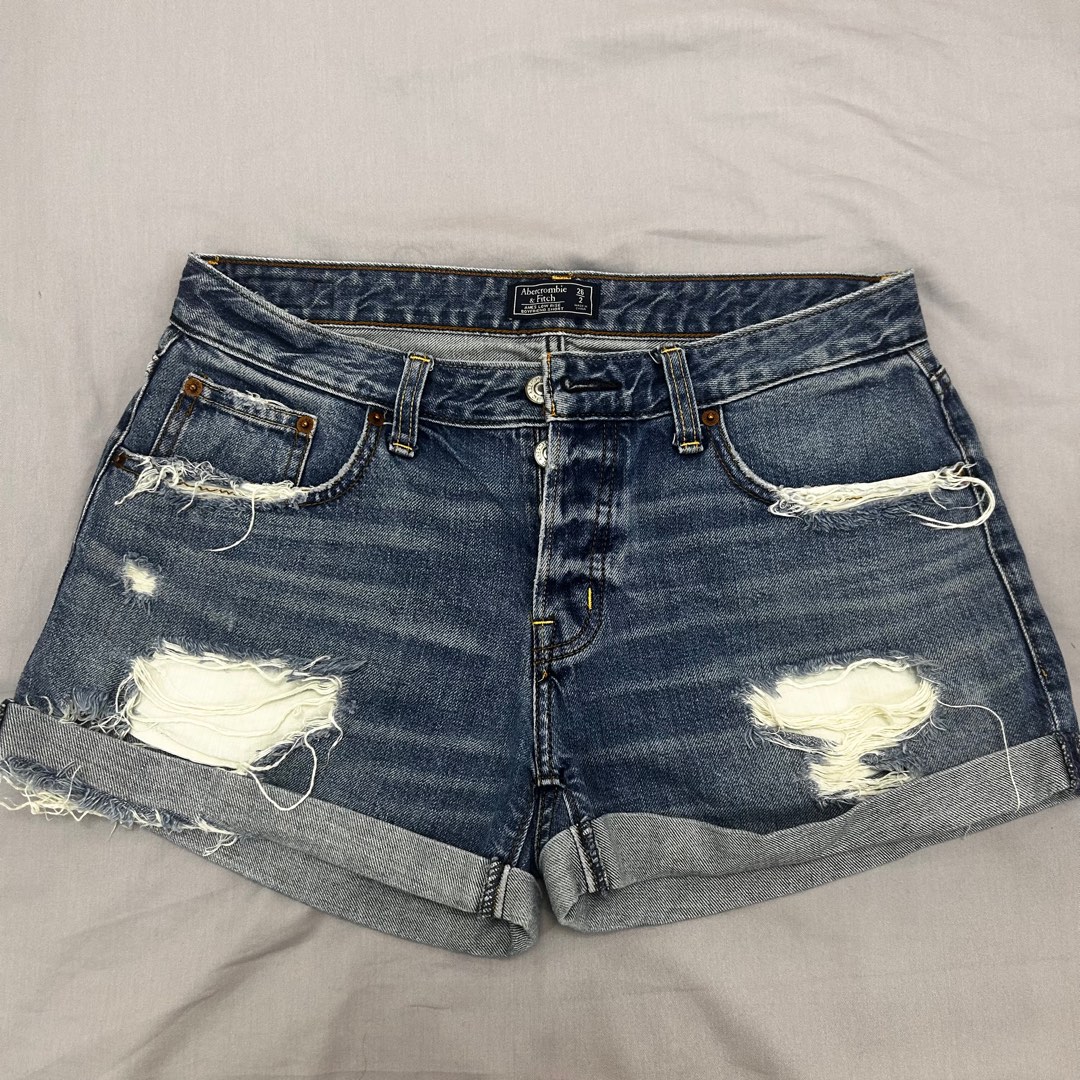 Abercrombie shorts, Women's Fashion, Bottoms, Shorts on Carousell