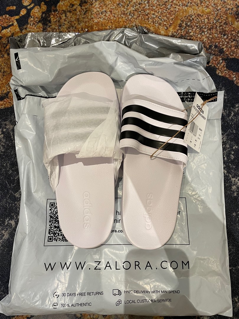 Zalora store adidas slides