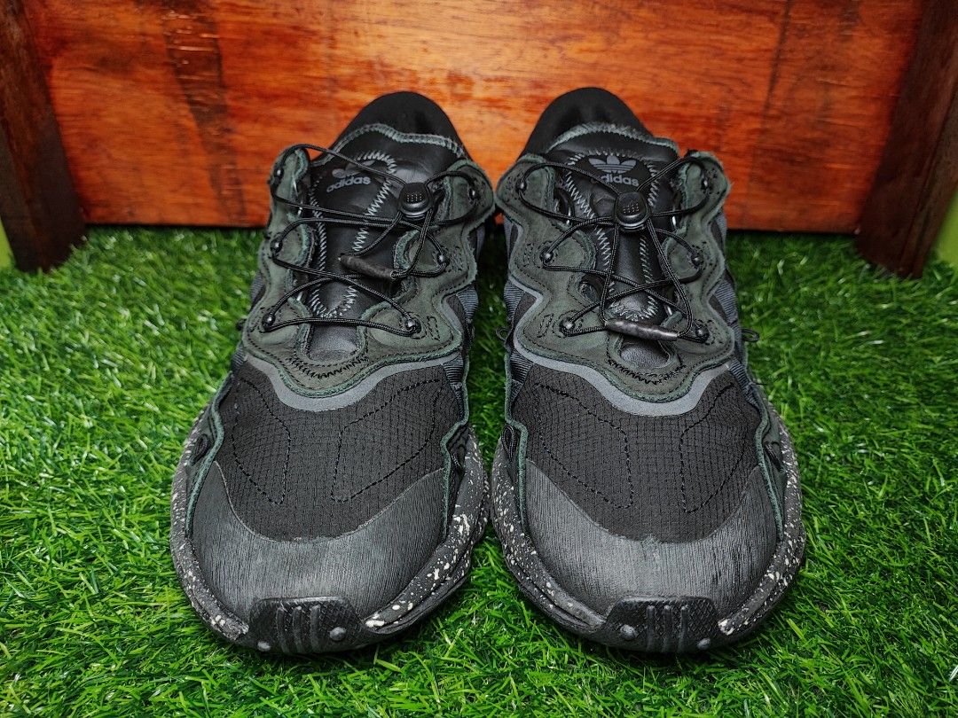 ADIDAS OZWEEGO BLACK SOLAR GREEN 10 UK Men s Fashion Footwear