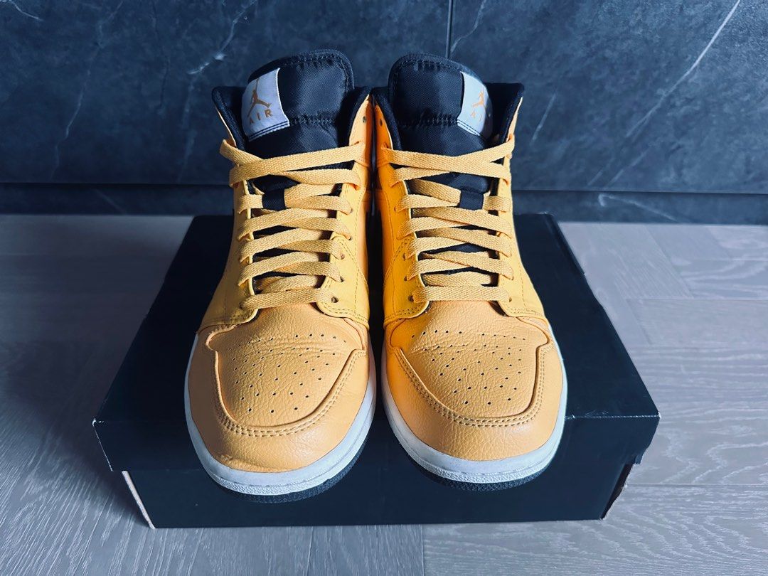 Nike air jordan discount 1 gold black
