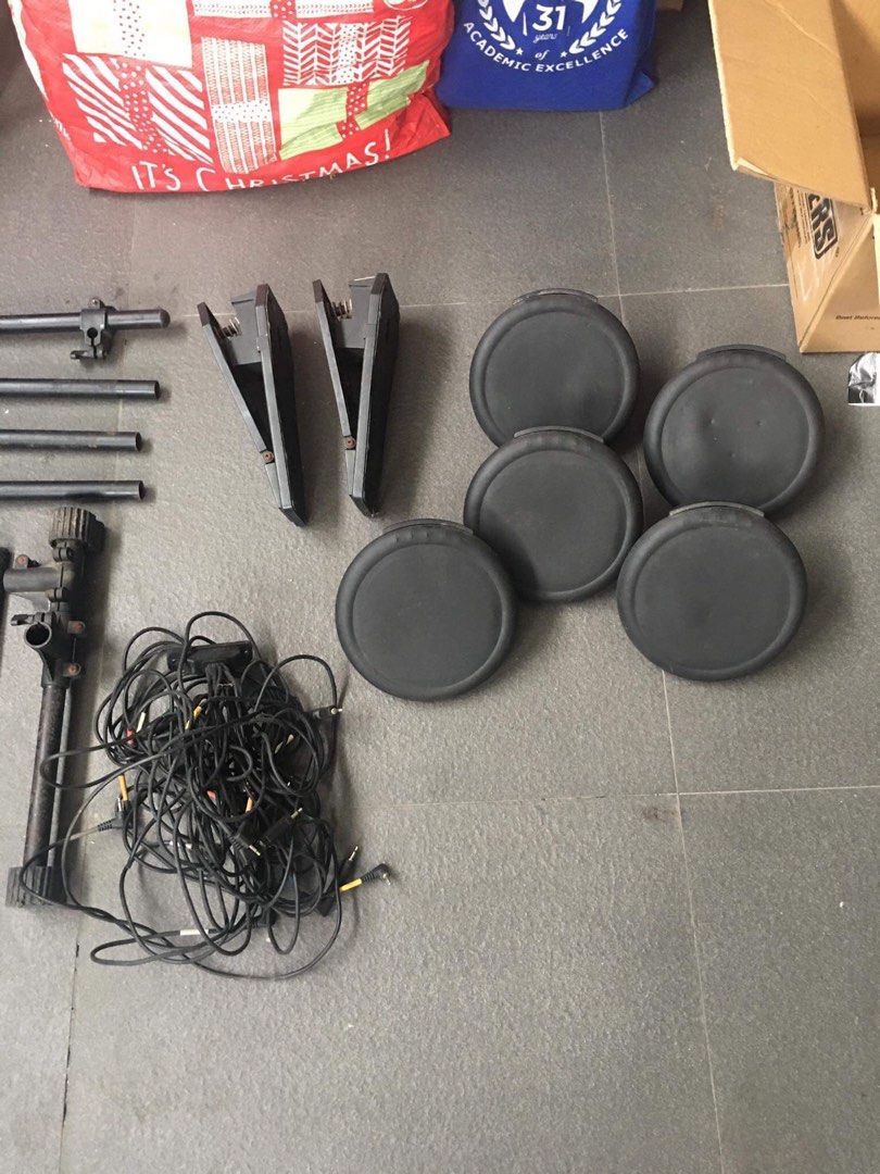 Alesis DMX7 drums (Category: Musical Instruments) located in Manila. Submitted by raresoft (Listing ID 1253718215, Image 1). Description: What you see is what you get, 110v unit. You’ll need to put it together. All in the photo is what is at hand. Thank you for the interest. .