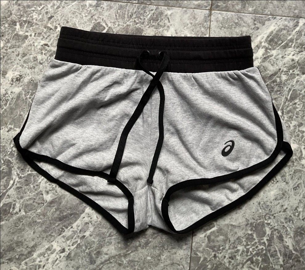 Asics hotsell booty shorts