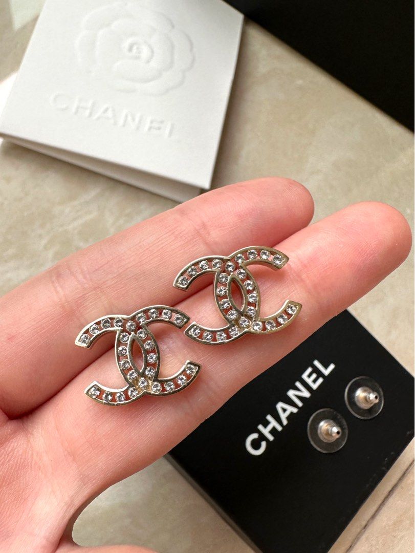 Authentic Chanel Large Earrings CC Logo LGHW Crystal, Women's Fashion,  Jewelry & Organisers, Earrings on Carousell
