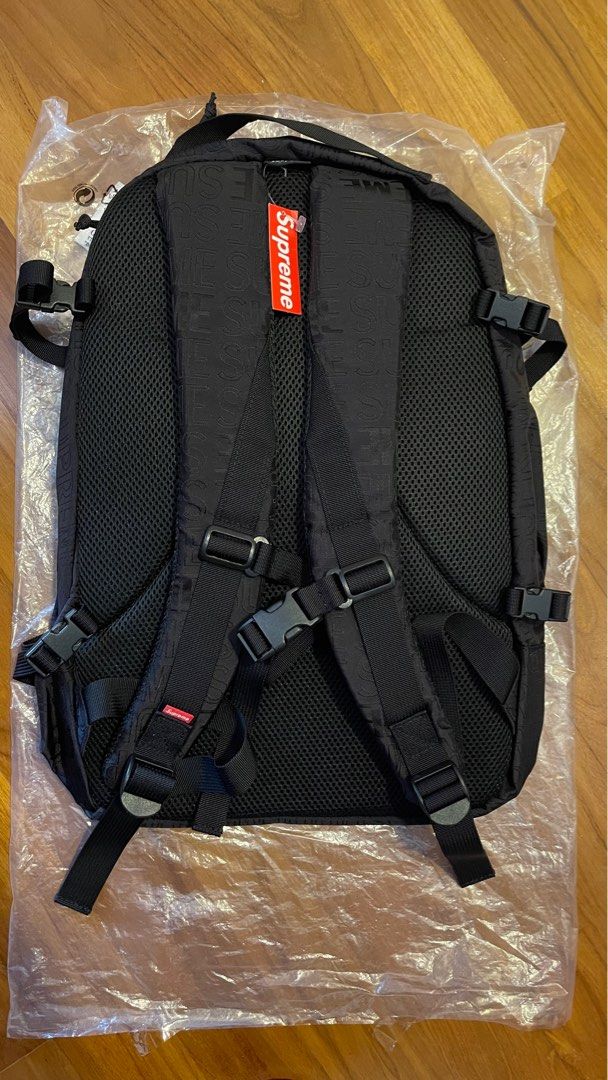Supreme backpack ss19, 男裝, 袋, 背包- Carousell