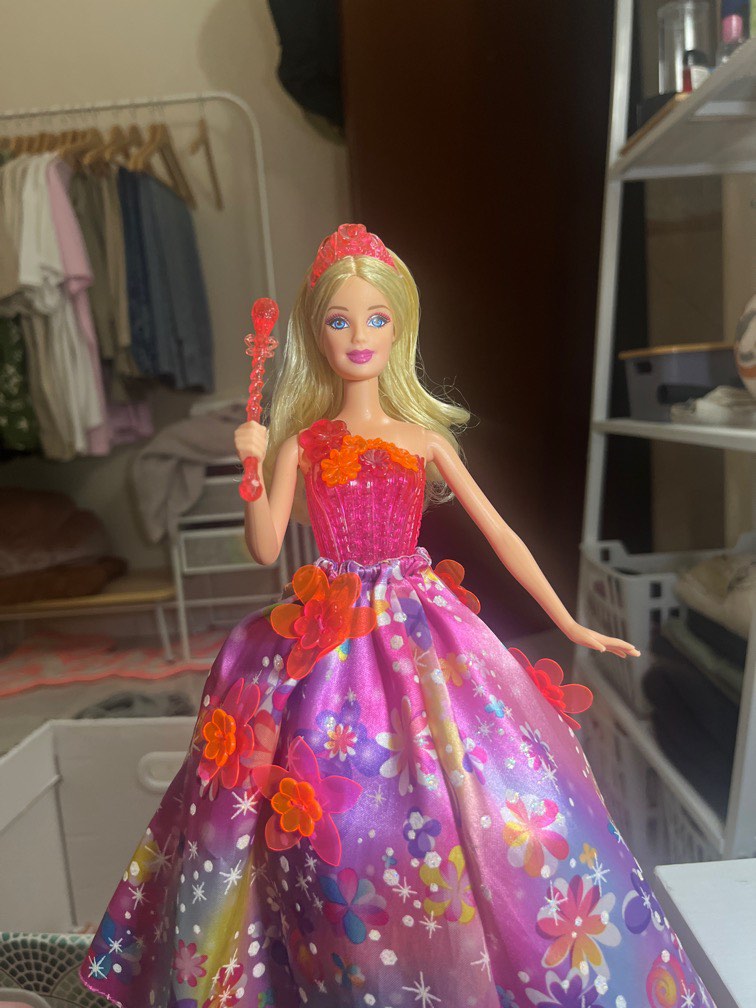 Barbie secret door doll outlet