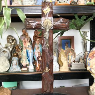 Beautiful Vintage wooden Crucifix 