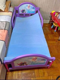 Bedframe with foam for kids