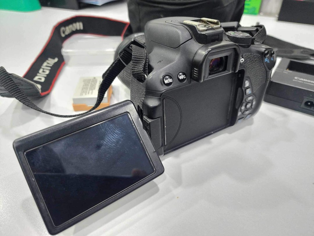 Canon DSLR 700D, Photography, Cameras on Carousell