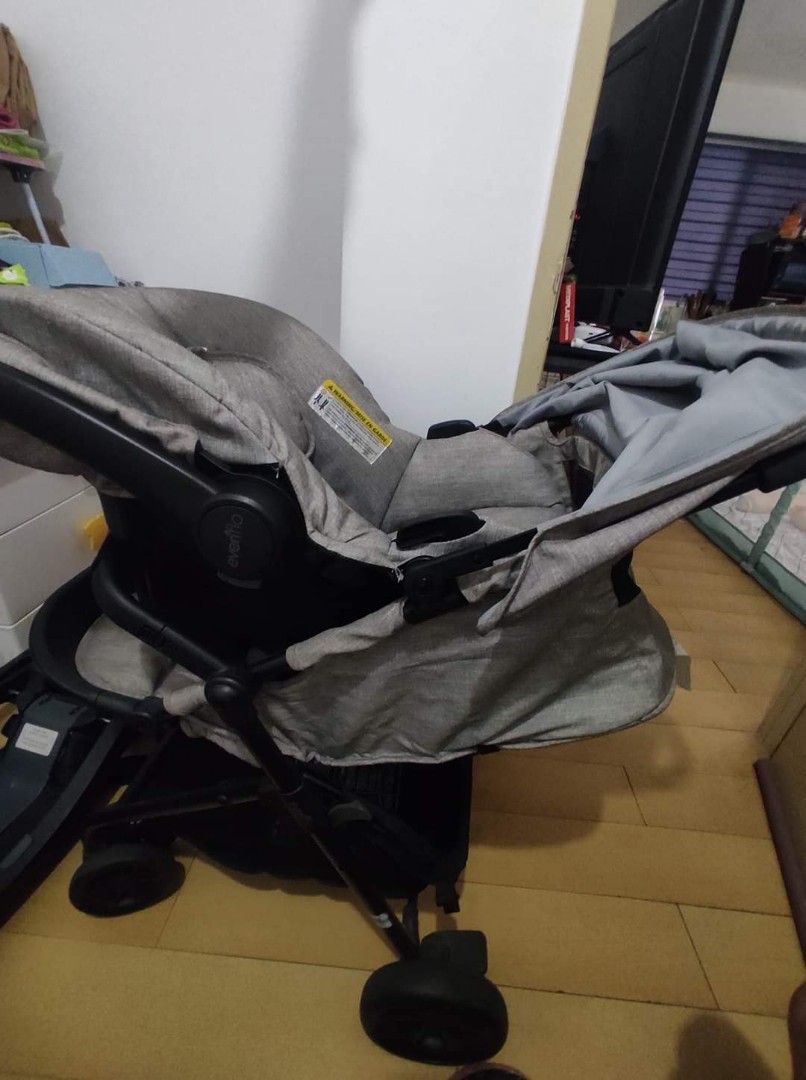 Carseat & stroller Evenflo (Category: Car Seats) located in Pasig City. Submitted by kdc_sam (Listing ID 1251183526, Image 2). Description: .