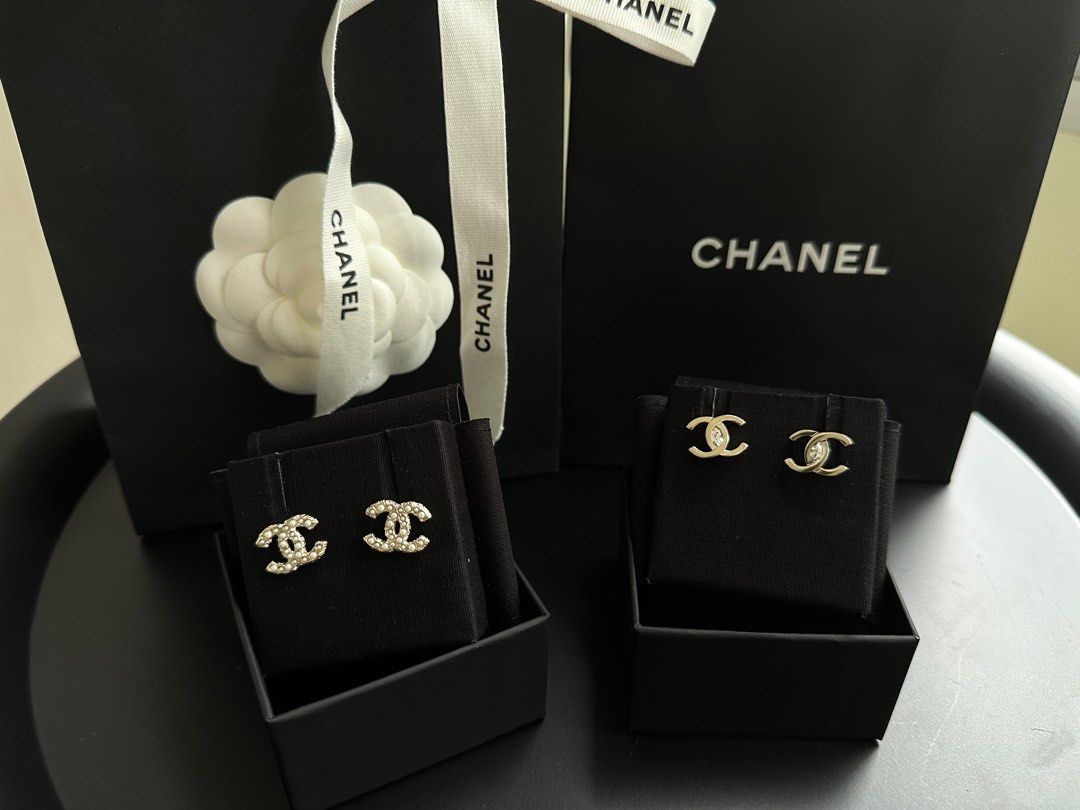 Chanel earrings small store