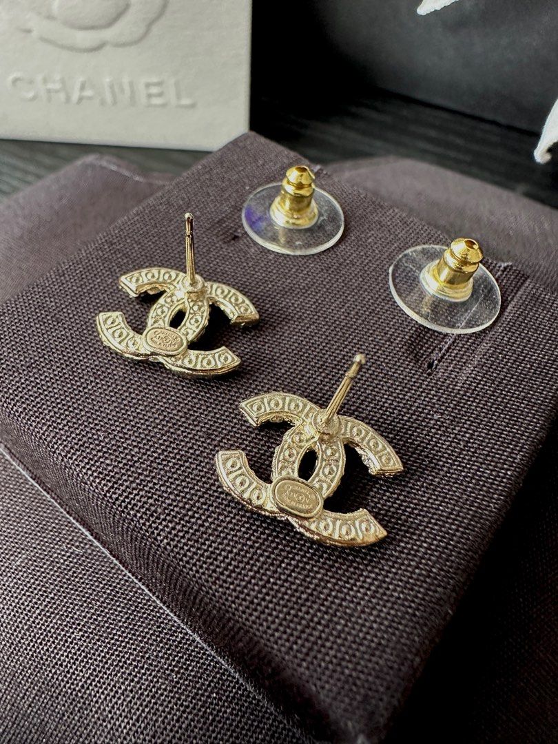 Chanel CC Earrings with small pearls BNIB Women s Fashion Jewelry Organisers Earrings on Carousell