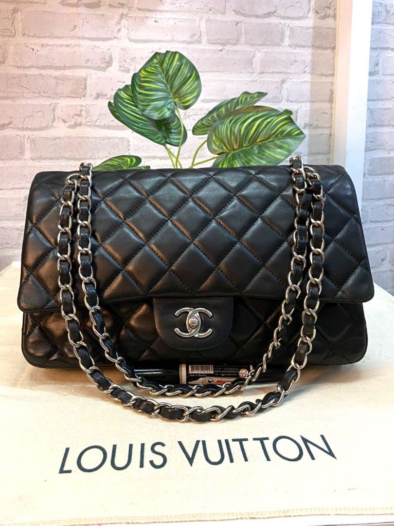 Chanel flap bag best sale silver hardware