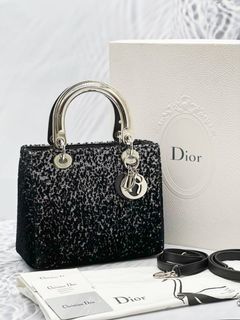 (Category: ) located in . Submitted by redrabbitluxury_singpore (Listing ID 1249563016, Image 1). Description: .