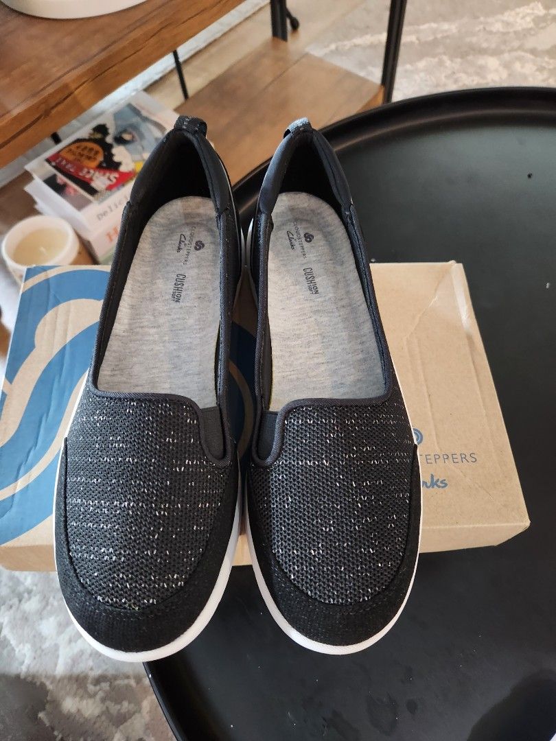 Clarks Cloudsteppers Flats