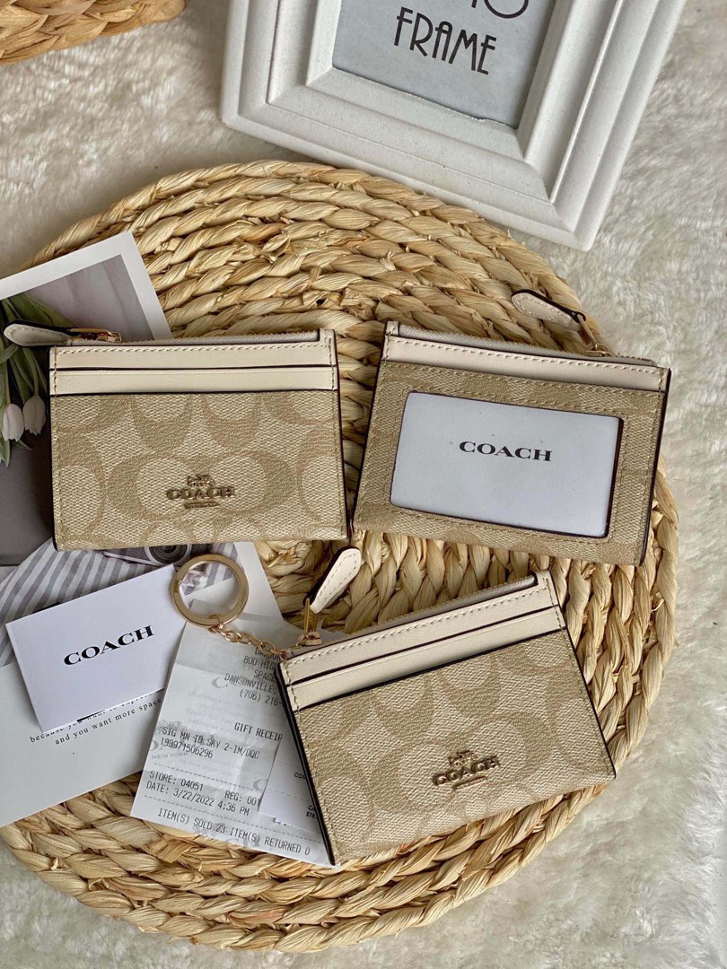 Coach card holder small wallet, Women's Fashion, Bags & Wallets, Wallets & Card holders on Carousell