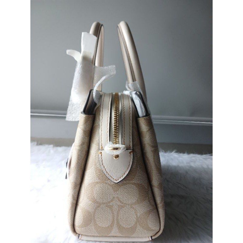 Coach Darcie carryall 👜 (Category: Luxury Bags & Wallets) located in Las Pinas. Submitted by yhn_boutique (Listing ID 1253708361, Image 2). Description: Cod via lalamove/ grab -🛵 same day delivery J&T/LBC - pay today ship today Complete inclusions .