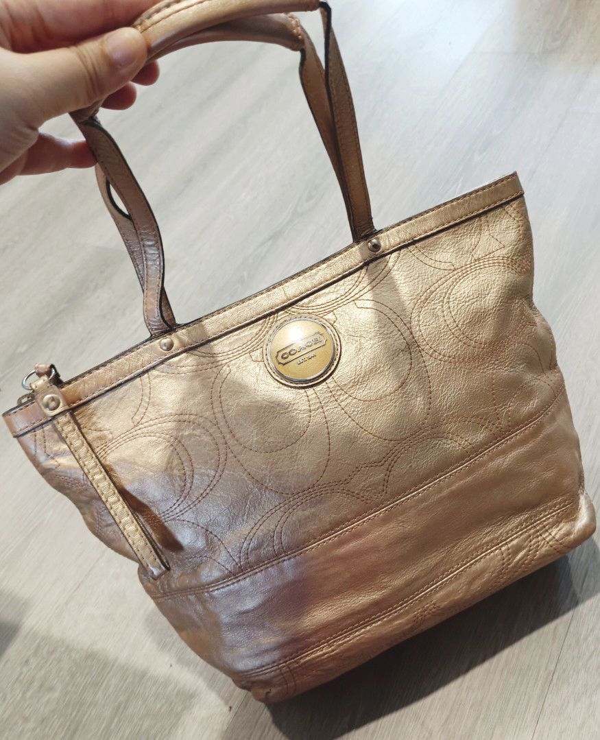 Coach deals gold tote