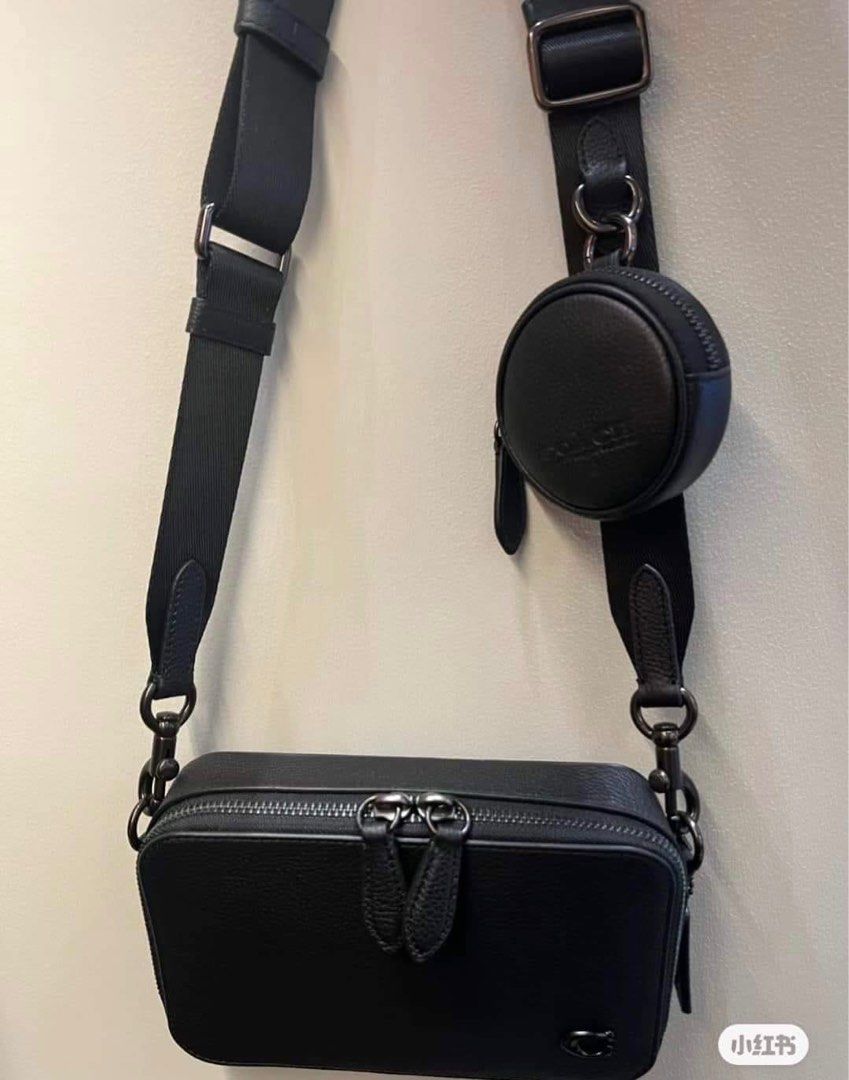 Coach mens charter sling (Category: Luxury Bags & Wallets) located in Las Pinas. Submitted by yhn_boutique (Listing ID 1253713039, Image 2). Description: 📌RESTOCK ❤️ 📌Cod via lalamove/ grab -🛵 📌same day delivery 📌J&T/LBC - pay today ship today 📌Complete inclusions .