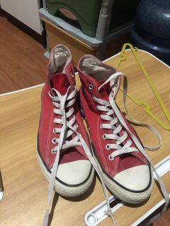 Converse chuck taylor merah