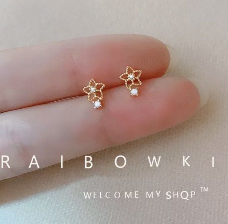 Dainty cheap flower earrings