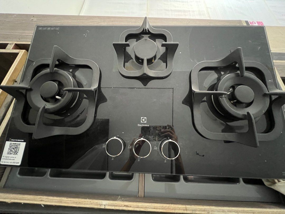 Electrolux gas hob 3 burners, TV & Home Appliances, Kitchen Appliances, Hobs & Hoods on Carousell
