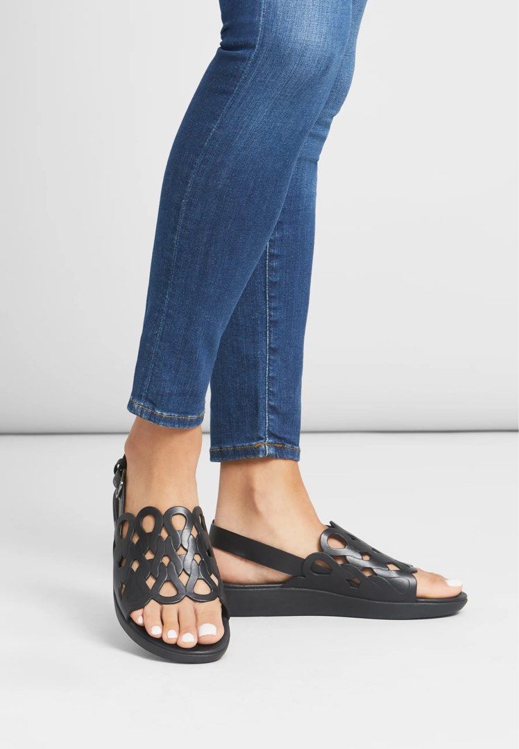 Fitflop ELODIE Entwined Loops Leather Back Strap Sandals in Black