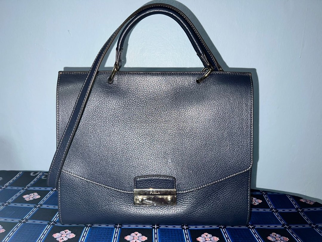 Julia top handle online
