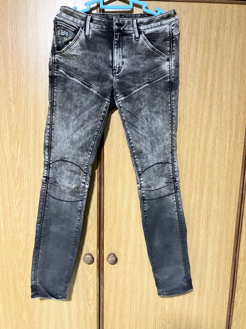 G star raw ladies jeans. Size 29. Distressed look