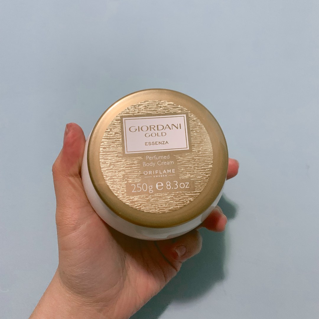 Giordani gold Essenza Perfumed body Cream, Kesehatan & Kecantikan ...