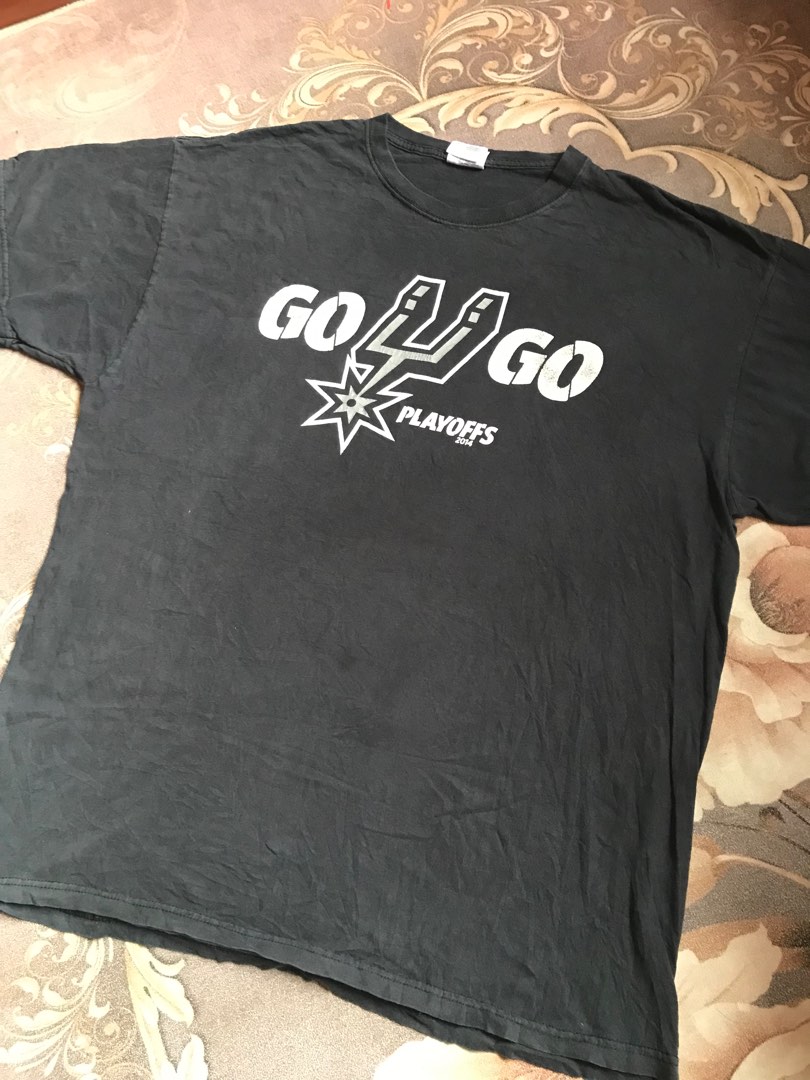GO GO, Men's Fashion, Activewear on Carousell