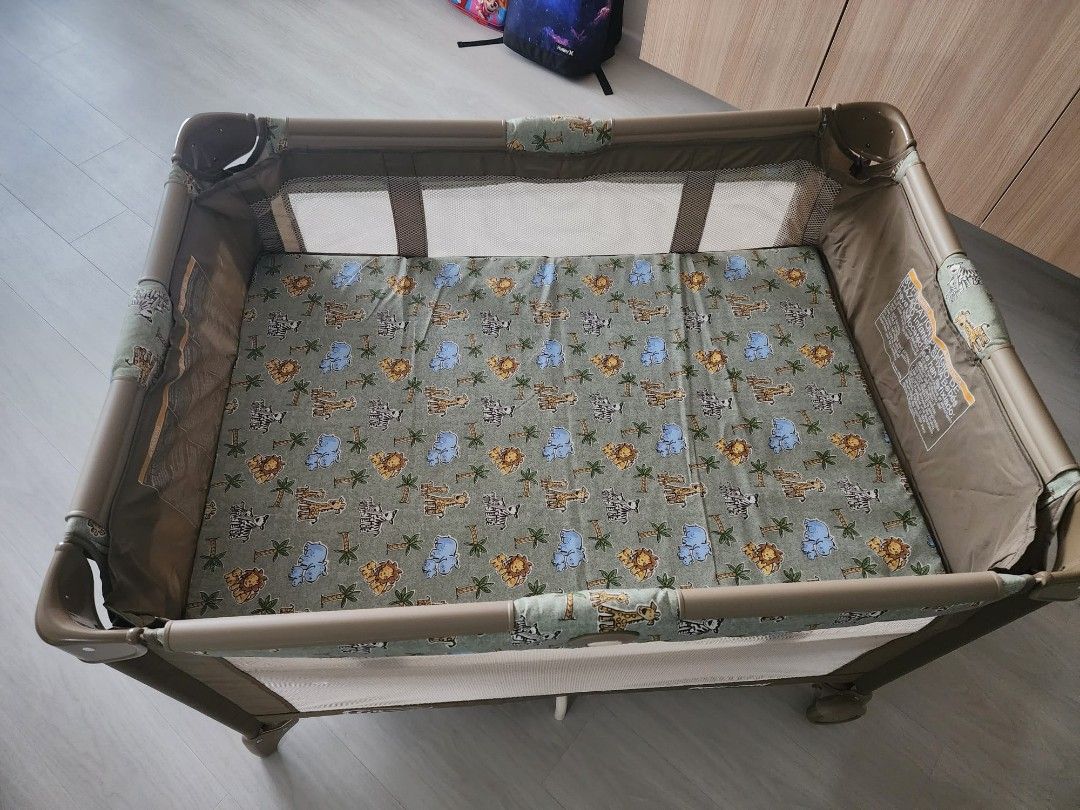 Graco pack n play cheap zoo animals