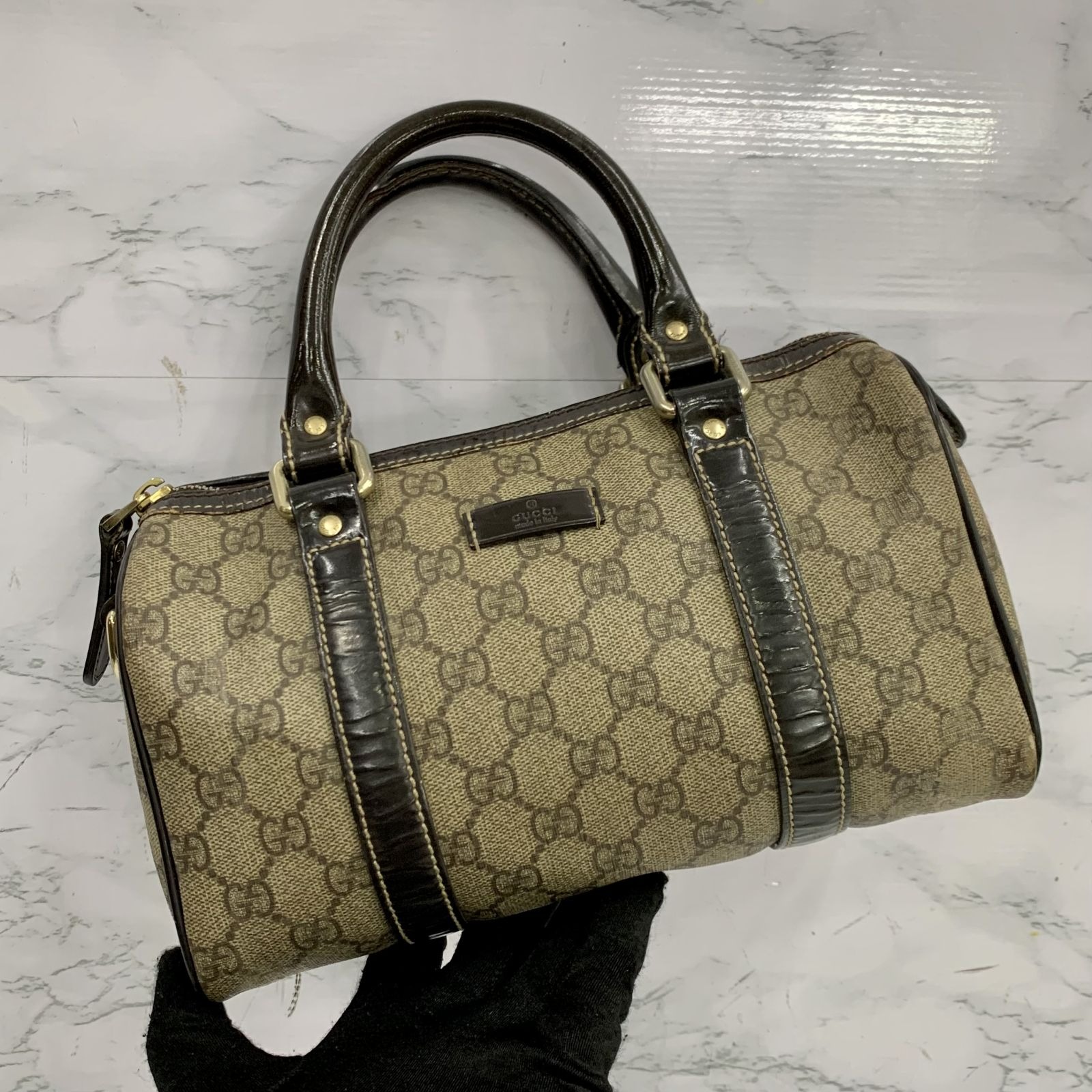 Gucci 193604 sales