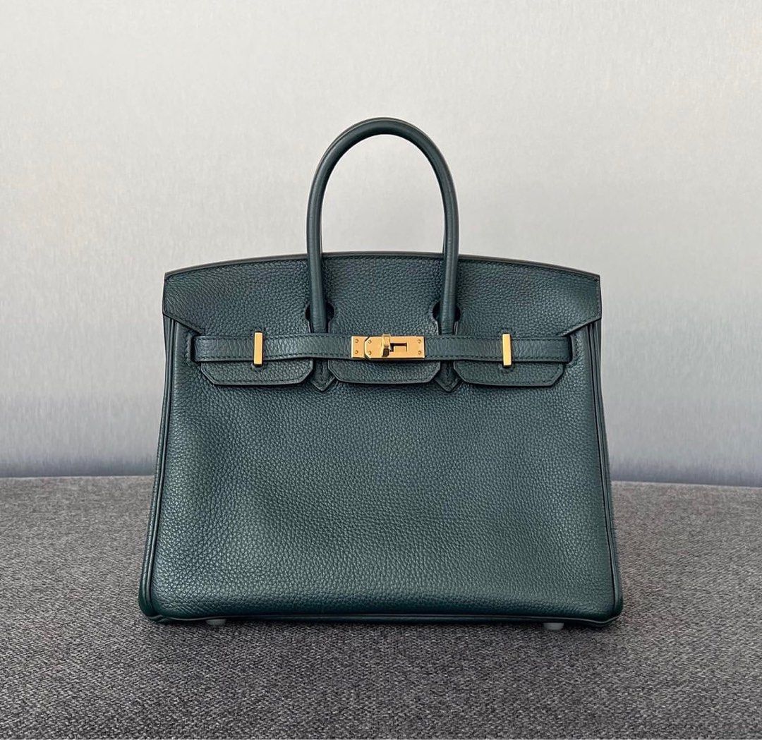 Hermes Kelly 25 in vert fonce Togo ghw, Luxury, Bags & Wallets on Carousell