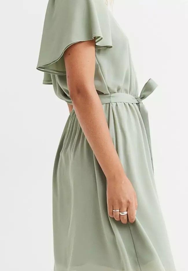 H M V neck chiffon dress light dusty green Women s Fashion