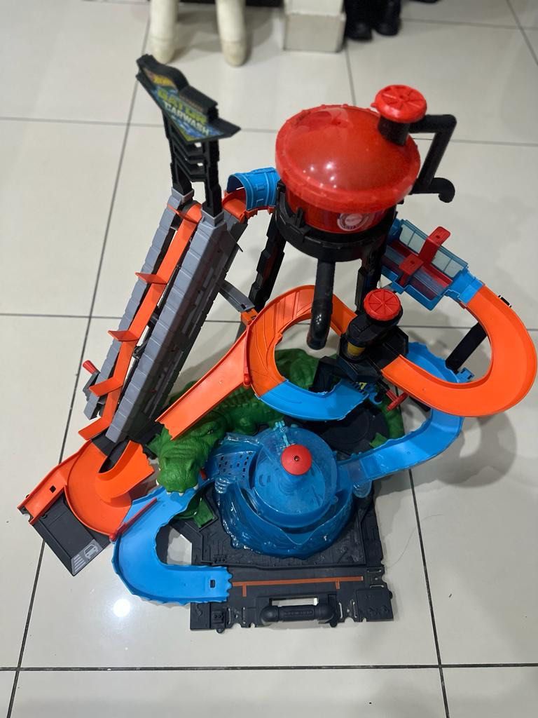 Hot wheels alligator car wash new arrivals