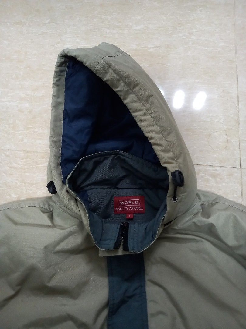 Jacket (Category: Coats, Jackets and Outerwear) located in Singapore. Submitted by naterosa (Listing ID 1253818134, Image 2). Description: .