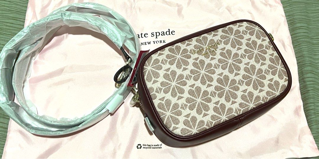 Kate Spade Medium Camera Bag (Category: Luxury Bags & Wallets) located in Rizal. Submitted by raine.1124 (Listing ID 1253719995, Image 1). Description: ▫️Kate Spade Medium Camera Bag ▫️Pink-Multi Spade Flower Print ▫️Retail Item, comes with dust bag ▫️Shipping Fee Excluded.