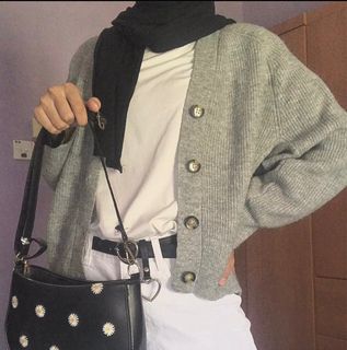 (Category: ) located in . Submitted by prelovedbynsha (Listing ID 1248737600, Image 1). Description: .