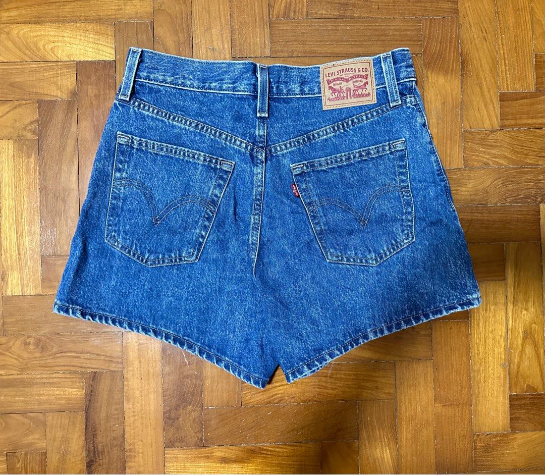 Levi's High Waisted Mom Shorts, Women's Fashion, Bottoms, Shorts on  Carousell